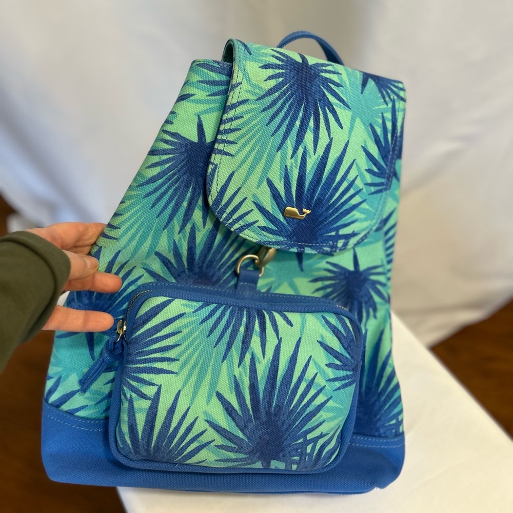 BRAND NEW WT VINEYARD VINES BACKPACK in blue and aquamarine